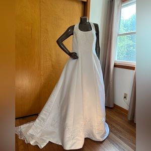 Alfred Angelo halter A Lind wedding gown